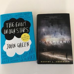 2 book bundle FAULT IN OUR STARS and DREAMLAND